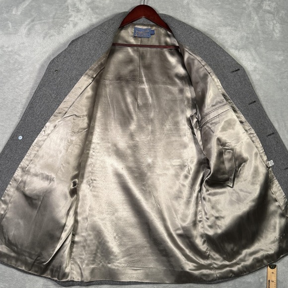 Vintage Pendleton Coat Mens 42 Gray 100% Wool 4 Button Topcoat Jacket Lined - Picture 6 of 11